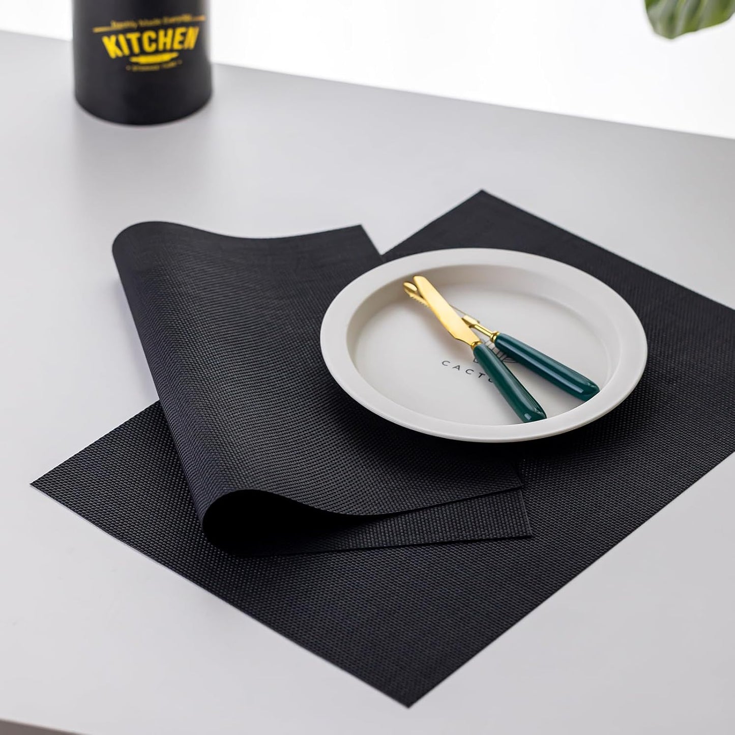 LEXMORE Placemats Set of 6 Vinyl/Plastic Woven Place Mats for Kitchen Table Indoor/Outdoor Washable Placemat Wipeable Dining Table Mats(Black)