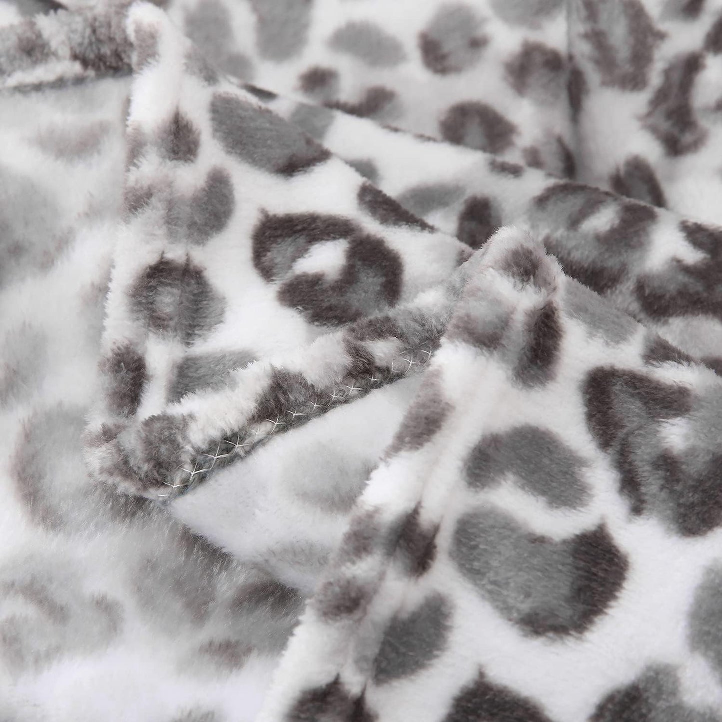 MERRYLIFE Cheetah Throw Blanket for Couch | Soft Decorative Ultra-Plush Colorful| Throw Size Travel Blanket Plush|(50" 60", Snow Leopard)
