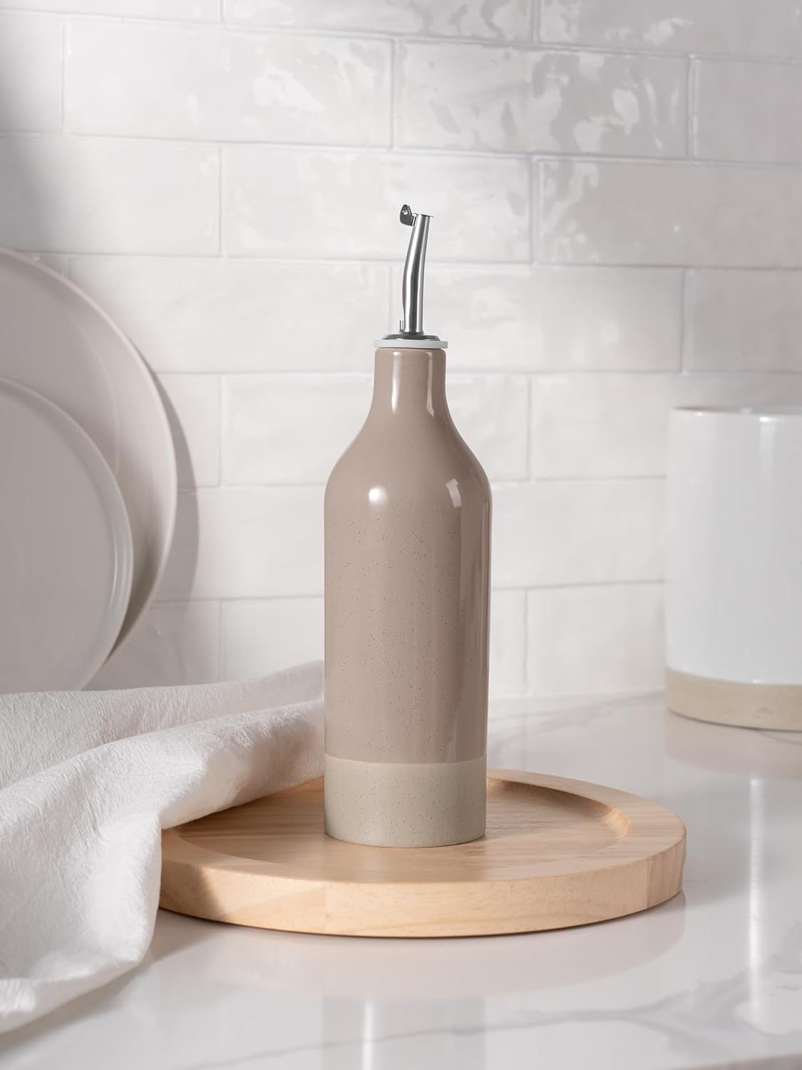 famiware Milkyway 16oz Ceramic Olive Oil Dispenser Bottle, 1 Piece Oil Dispenser for Kitchen with Stainless Steel Pourers, Suitable for Storage Vinegar, Soy Sauce, Coffee Syrup, Cinnamon Brown