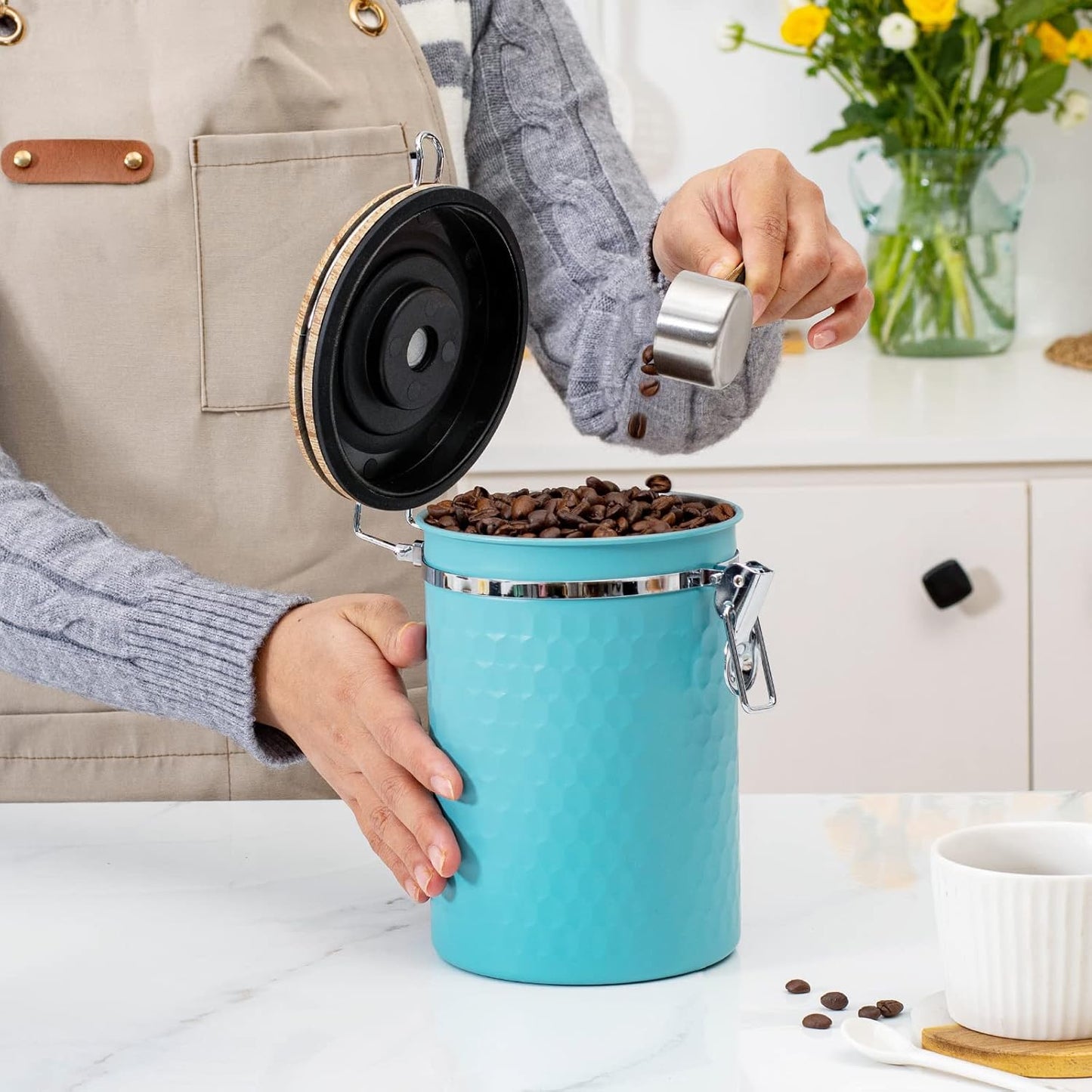 TEDSWAIT Coffee Canisters Airtight Coffee Bean Storage Container Kitchen Stainless Steel Food Storage Container with Scoop Date Tracker & CO2 Valve 61Fl Oz (Lake Blue)
