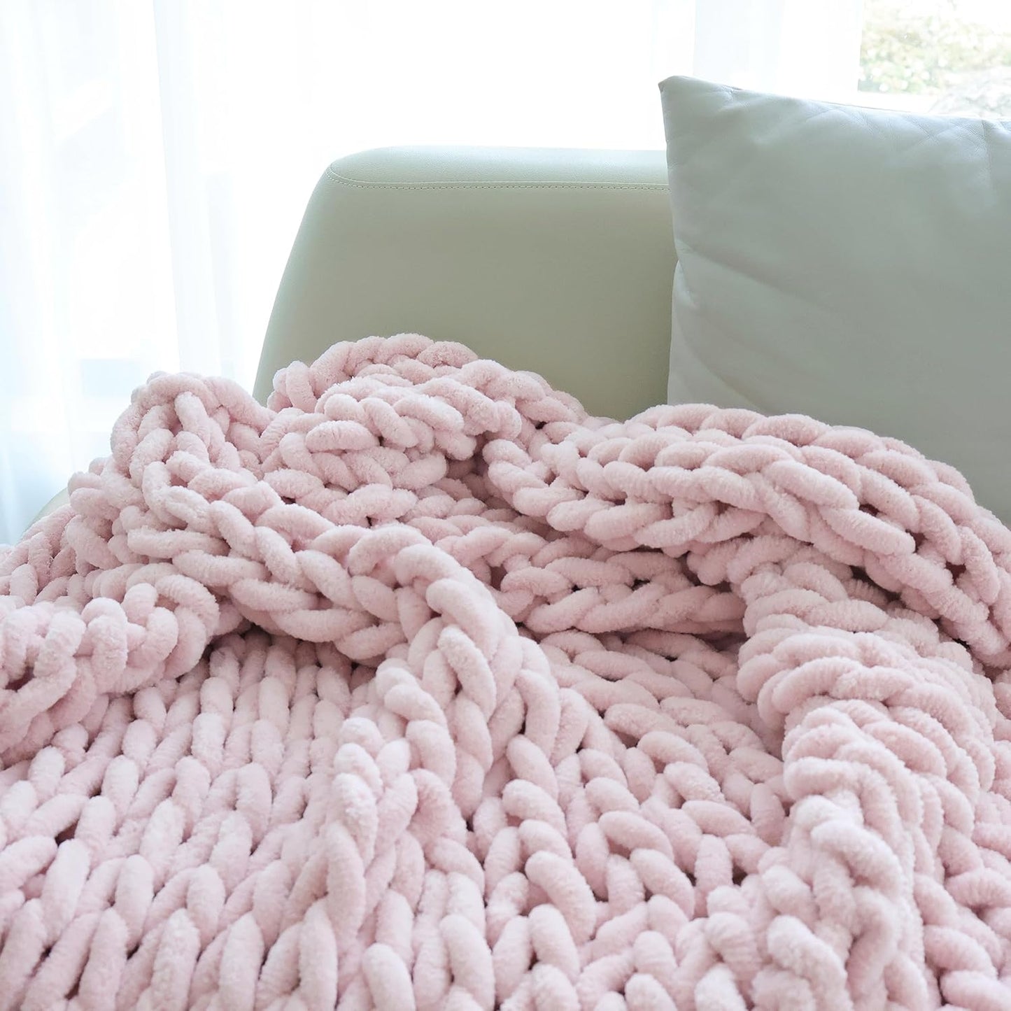 Maetoow Chenille Chunky Knit Blanket Throw (40×50 Inch), Handmade Warm & Cozy Blanket Couch, Bed, Home Decor, Soft Breathable Fleece Banket, Christmas Thick and Giant Yarn Throws, Light Pink