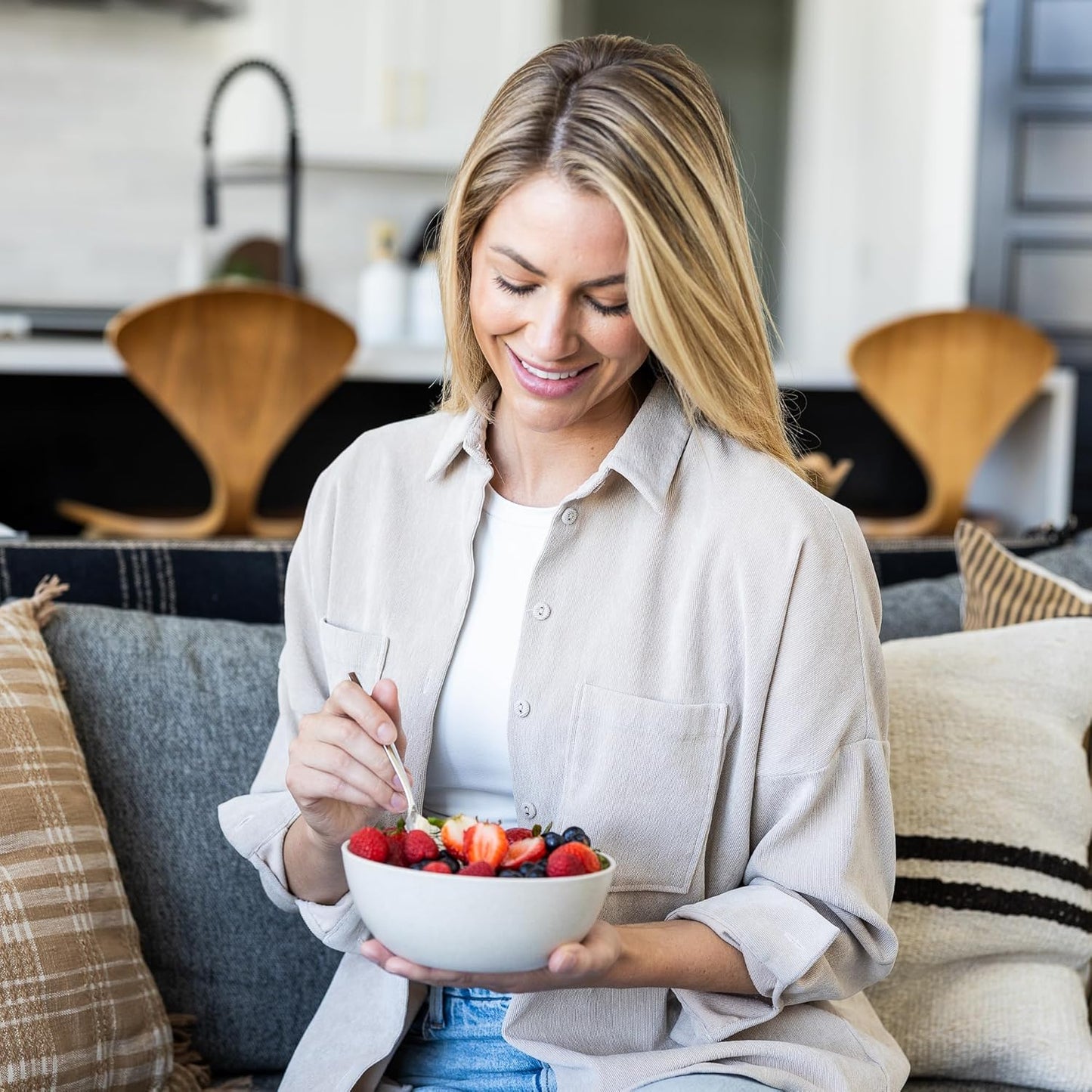 Grow Forward Premium Wheat Straw Bowls - 34oz Microwave Safe Plastic Cereal Bowls Set of 8 for Kitchen, Camping, RV, Dessert, Snack, Soup, Salad, Fruit - Reusable, Unbreakable & BPA Free - Sahara