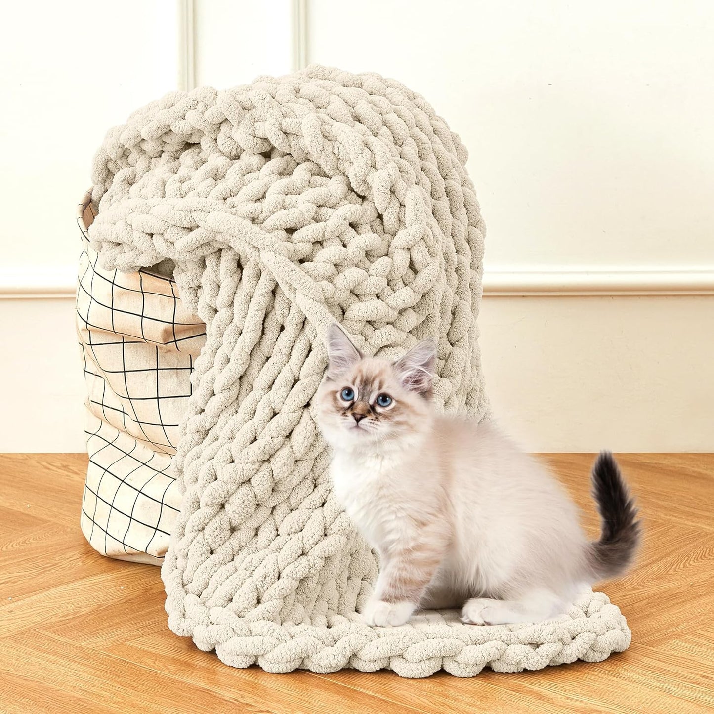 Admitrack Chunky Knit Blanket Throw 51"x63", 100% Hand Knit Chenille Throw Blanket for Sofa & Home Decor, Soft and Cozy Knitted Throw Blankets (Ivory,51"x63")