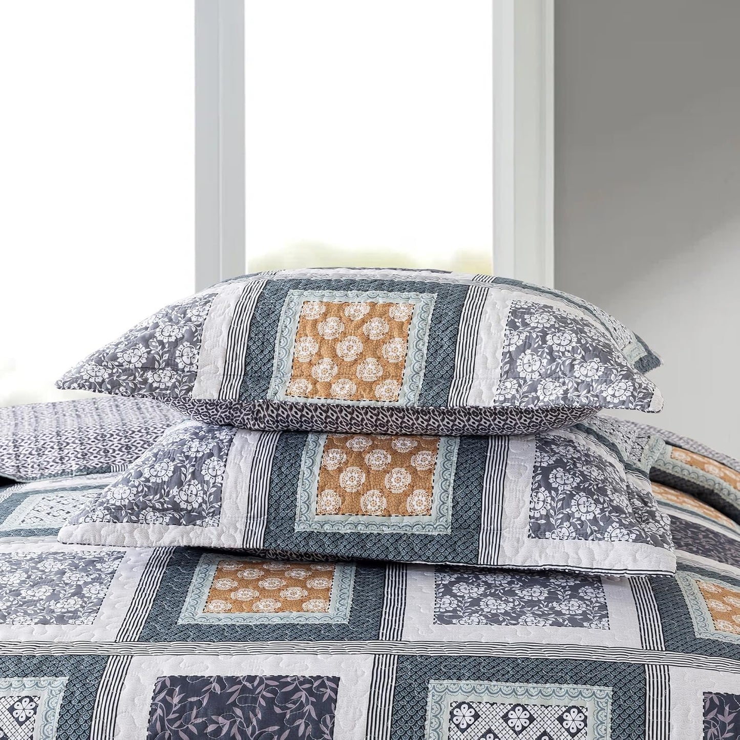 NEWLAKE Quilt Bedspread Sets - Bohemian Farmhouse Pattern Reversible Coverlet Set, Queen Size