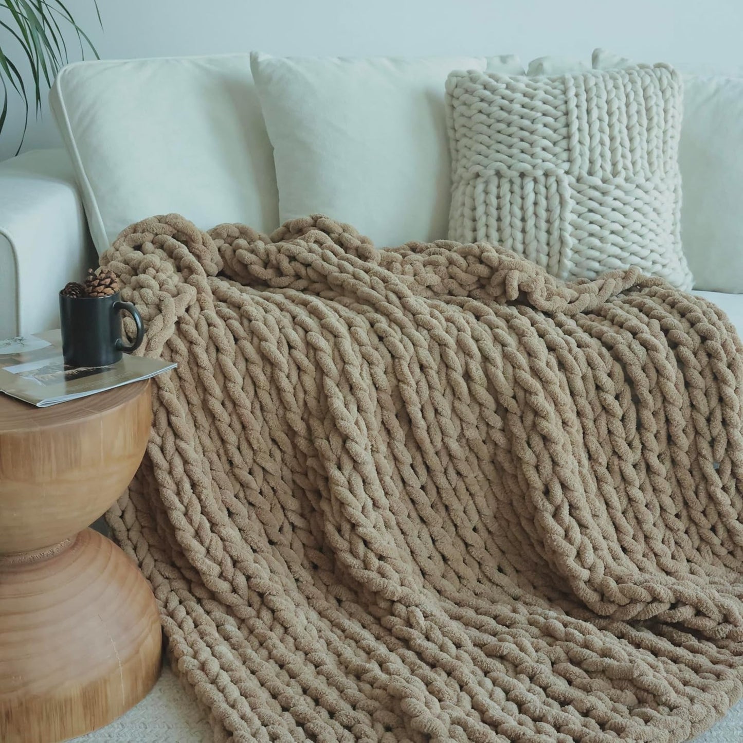 Maetoow Chenille Chunky Knit Blanket Throw (40×50 Inch), Handmade Warm & Cozy Blanket Couch, Bed, Home Decor, Soft Breathable Fleece Banket, Christmas Thick and Giant Yarn Throws, Khaki