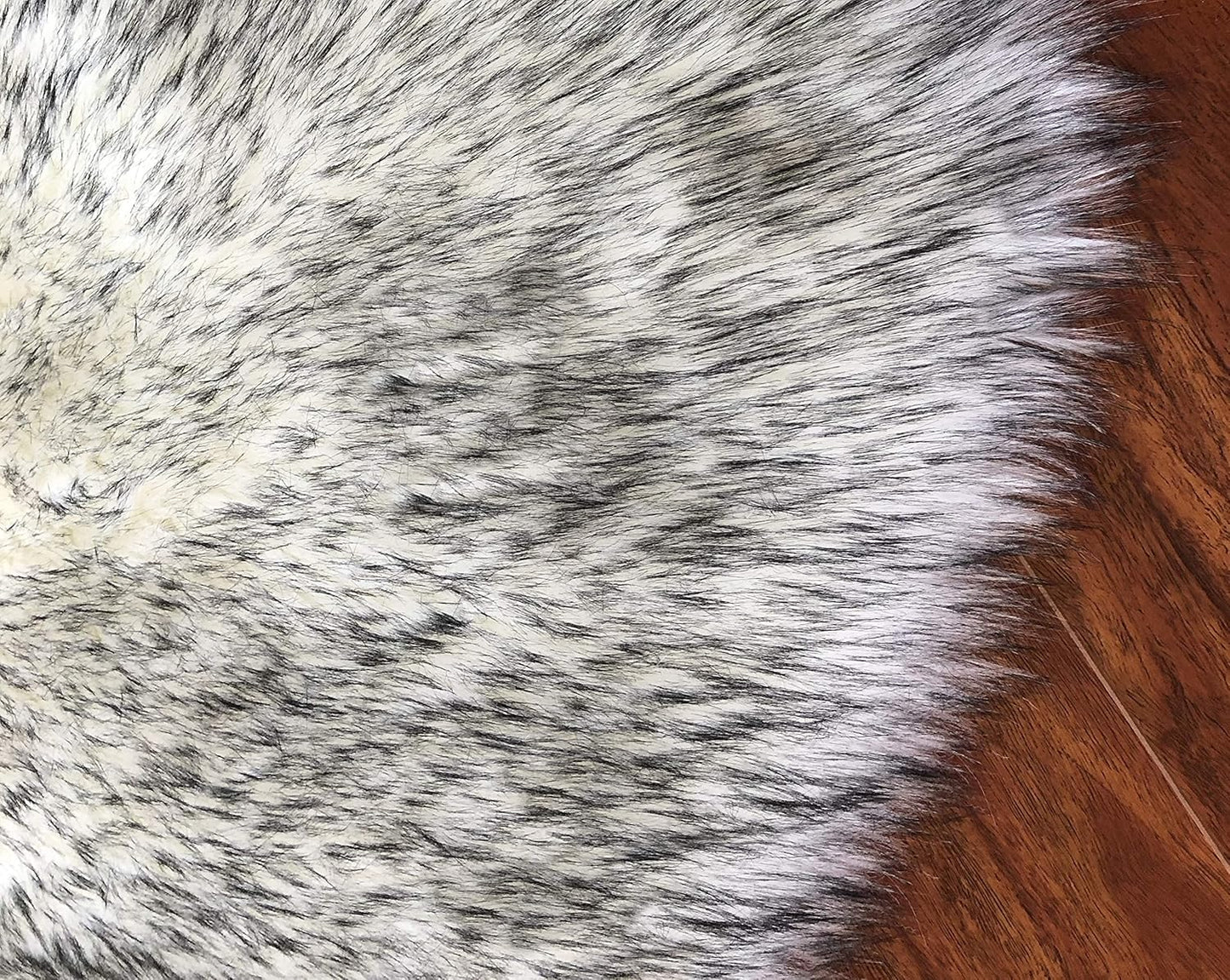 LAMBZY Faux Sheepskin Hypoallergenic Free Shape Silky Shag Rug, Luxury Shaggy Plush Carpet for Bedrooms Living Rooms Sofa Floor Rugs (Octo 8 Pelts 6'x8', White with Black Tips)