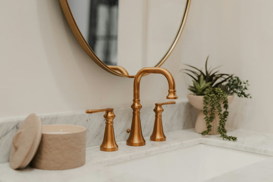 Simple Ways to Reduce Bathroom Moisture and Odors
