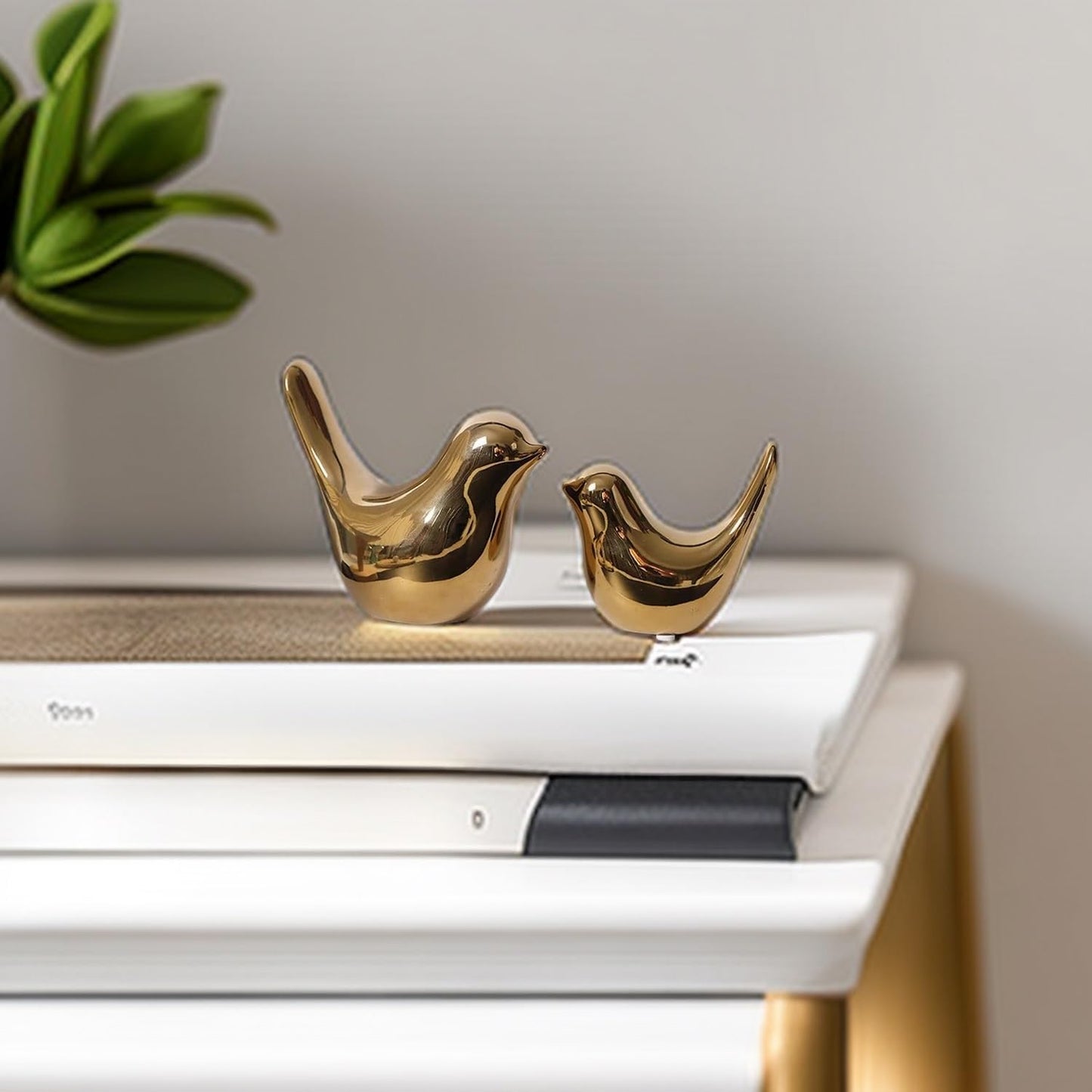 Small Animal Statues, Gold Bird Figurines Home Decor, Modern Home Decorative, Ceramic Decor for Office Desktop, Bookshelf, Bedroom, Living Room, Cabinets (Gold 2 Pcs)