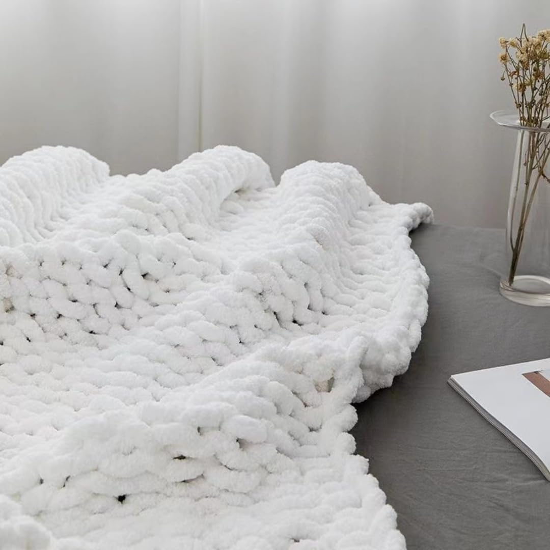 Chunky Knit Blanket Throw 48"*71", Hand Knitted Warm Chenille Throw Blanket, Home Decor Soft Thick Yarn Cable Knit Blanket,Soft Breathable Fleece Banket Christmas for Couch Bed Sofa Best Gift (White)