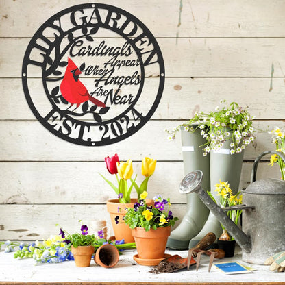 Personalized Name Garden Cardinal Metal Signs, Custom Family Name Yard Decor for Outdoor Outside, Cardinal Lawn Patio Stake Gardening Enthusiasts Grandmothers Gift