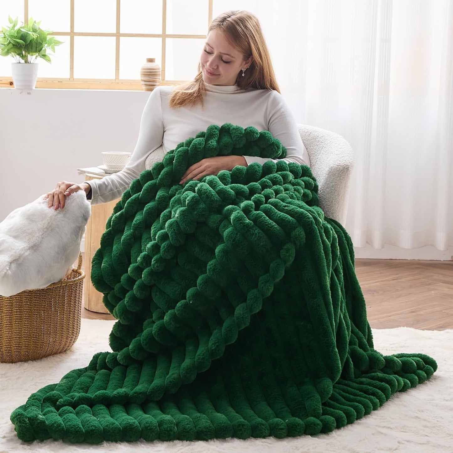 NEWCOSPLAY Faux Fur Twin Blanket Dark Green 3D Ribbed Plush Thick Warm Blanket for Couch Sofa Bed 850GSM (Dark Green Ribbed, Twin(60"x80"))