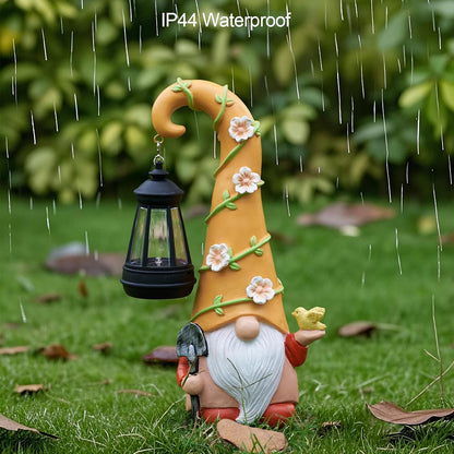 RM ROOMERS Solar Gnome Statue Light Garden Lantern Solar Gnome Outdoor Figurine Light for Yard Decorations Solar Light Resin Gnomes for Patio Decor Garden Housewarming Birthday Gifts for Women