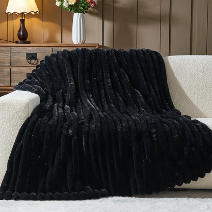 NEWCOSPLAY Faux Fur Twin Blanket Black 3D Ribbed Plush Thick Warm Blanket for Couch Sofa Bed 850GSM (Black Ribbed, Twin(60"x80"))