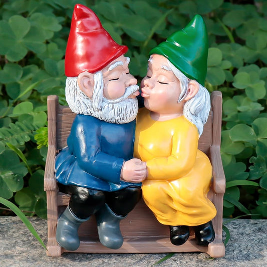Kiss Garden Gnome Statue Valentine's Day Gifts Couple in Love Collectible Figurine Mr and Mrs Gnome