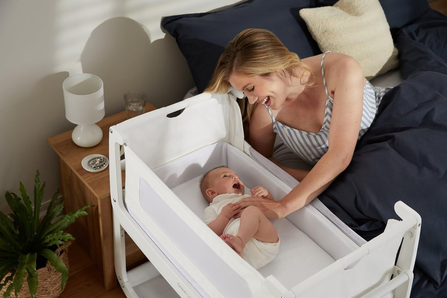 SnuzPod 4 Rocking Baby Bassinet Bedside Sleeper - Lightweight, Portable Bedside Bassinet, Lift Off Crib, Zip Down Wall, 3D Breathable Mattress, 6 Height Settings and Comfort Incline Mode, White