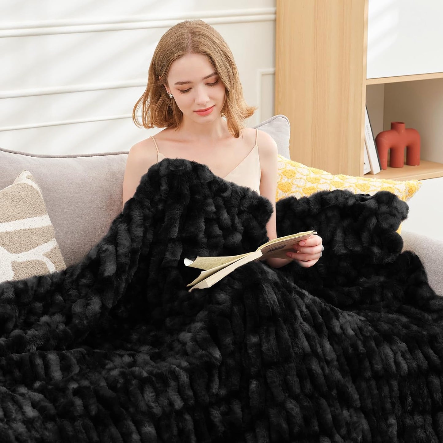 Ultra Soft Luxury Faux Fur Twin Blanket for Counch,Fuzzy Fluffy Plush Warm Cozy Elegant Wrinkled Blanket for Sofa Bedroom Living Room,（60"x80",Tie-dye Black）