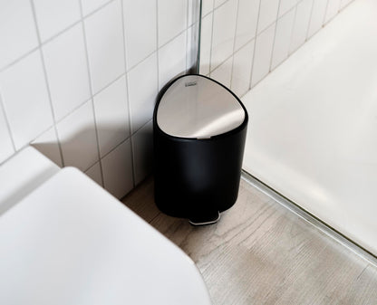 Joseph Joseph EasyStore Stainless Steel 5 Liter/1.3 Gallon Pedal Trash Can with Bin Liner Storage