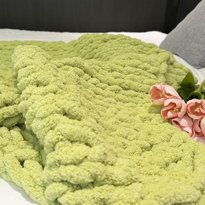Chunky Knit Blanket Throw 48"x71", Chenille Throw Blankets, Handmade Warm & Cozy Blanket Couch Bed Home Decor, Soft Breathable Banket, Christmas for Couch Bed Sofa Best Gift (Green)
