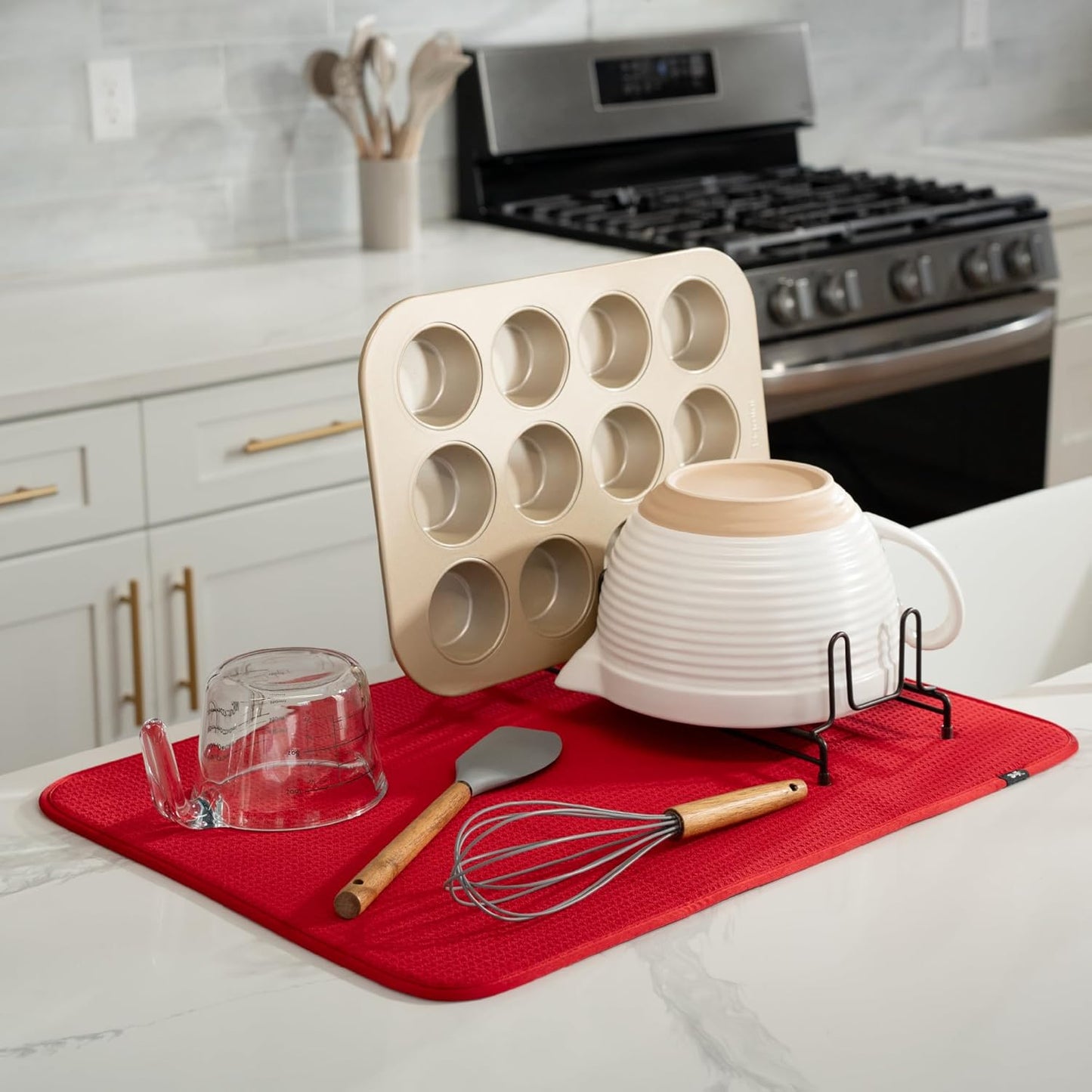 S&T INC. Dish Drying Mat XL, 18” x 24”, Absorbent Microfiber Kitchen Counter Mat, Dish Drying Pad for Dishes, Utensils, Pots and Pans, Extra Large, Red