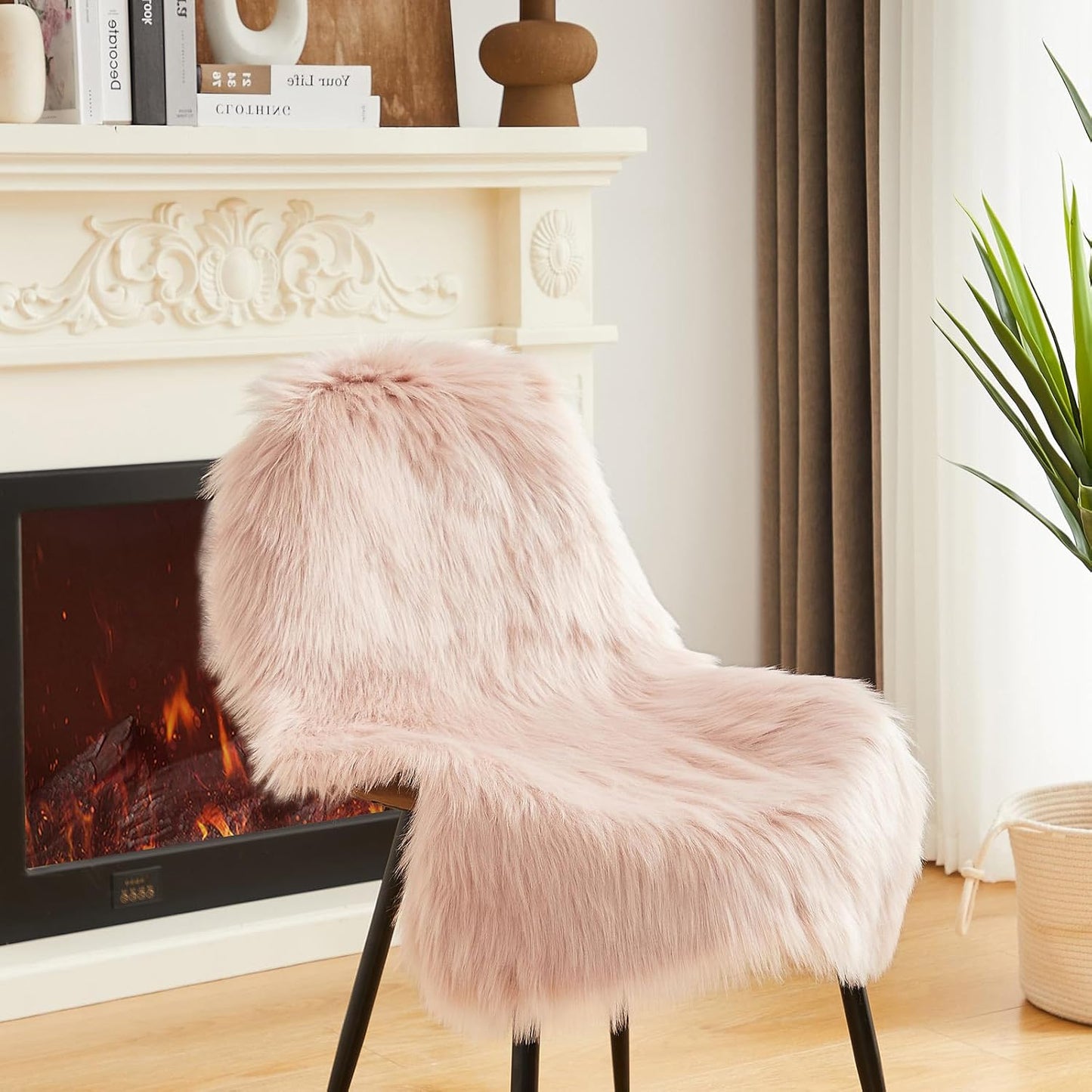AMTOVO Faux Fur Rug, Pink Small Area Rug, Fluffy Sheepskin Rug, Fuzzy Ultra Soft 2 x 3 ft Shag Rugs for Bedroom Sofa Throw Cushion Room Decor, Sheepskin