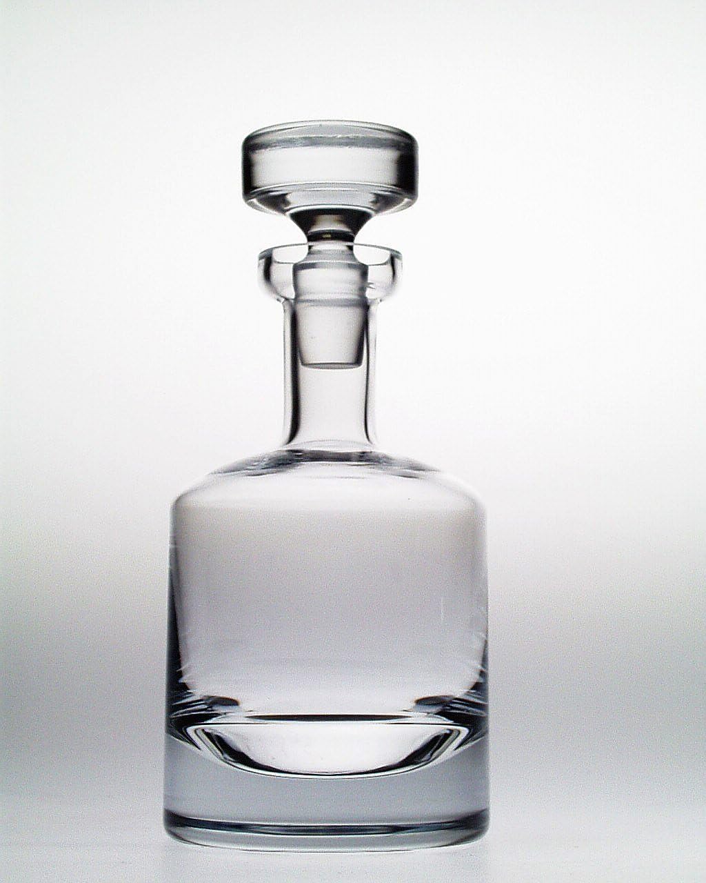 European-Made Decanter Gift Set | 1 Handmade European Lead-free Crystal Decanter with Stopper (30 Fl Oz) & 4 Crystal Whisky Glasses (11 FL Oz)