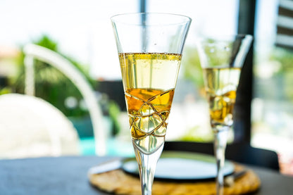 Victoria Barcelona Champagne Flute Set of 2 – 7.5 oz Mouth‑Blown Golden Luster Glass | Hand‑Painted with Real Gold Dust, Gaudí & Murano Inspired | Artistic Premium Gift Ideas for Her or Him