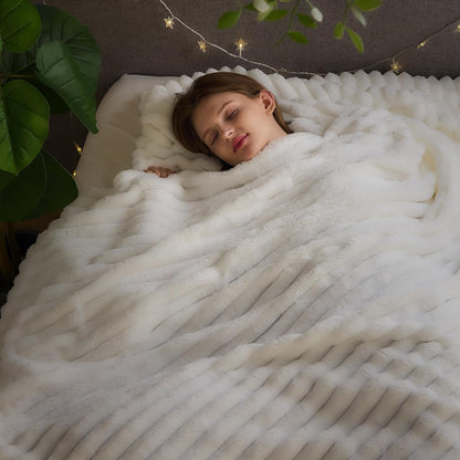 NEWCOSPLAY Super Soft Queen Blanket White Premium Silky Flannel Fleece 3D Ribbed Jacquard Lightweight Bed Blanket All Season Use (White Ribbed, Queen(90"x90"))