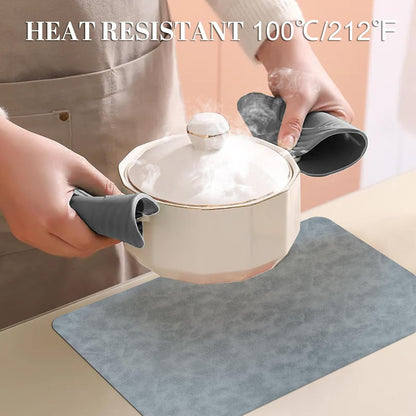 Faux Leather Placemats, Set of 4, 12''×17' Textures on Both Sides, Heat-Resistant, Waterproof and Oil-Proof, Reversible Place Mats for Kitchen, Dining Table,Outdoor-Grey&Dark Grey