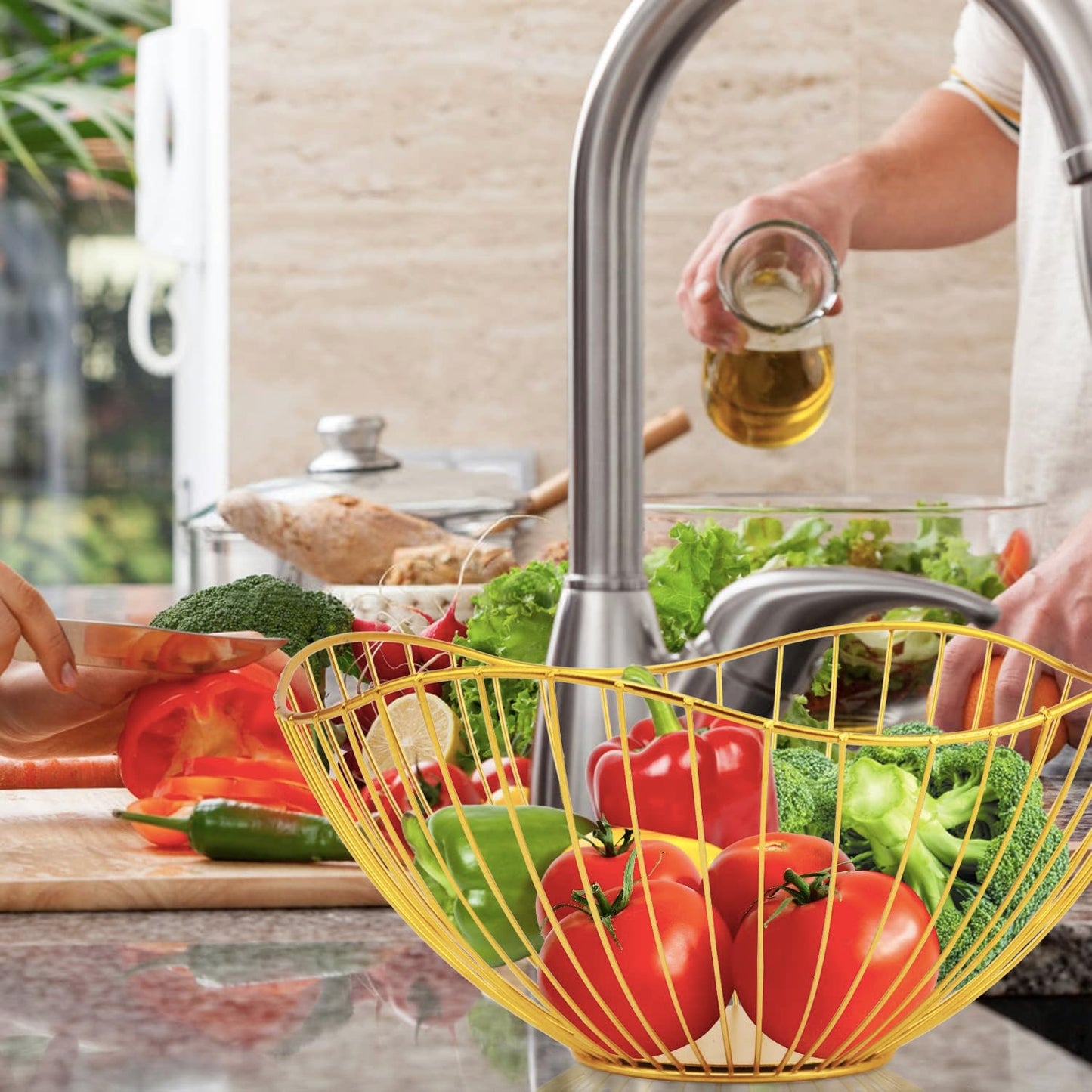 Metal Wire Fruit Basket, Gold Fruit Bowl for Kitchen Counter, Fruit Holder Stand Storage Baskets for Countertop, Home Decor, Table Centerpieces, Vegetable Bowls for Fruits, Veggies, Snacks (Gold)