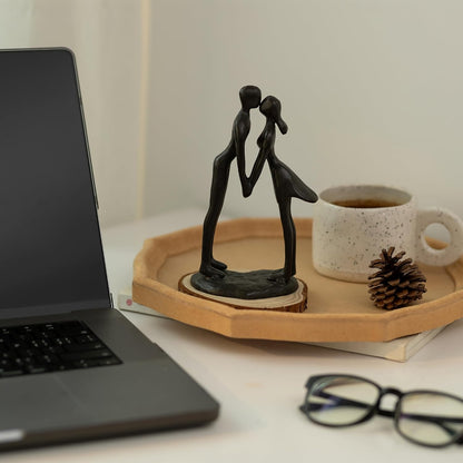 Sziqiqi Couple Sculptures Cast Iron Gift for Anniversaries Wedding Small Modern Abstract Figurine Decorative Metal Statues Romantic Passionate Love Ornament for Couples Valentines