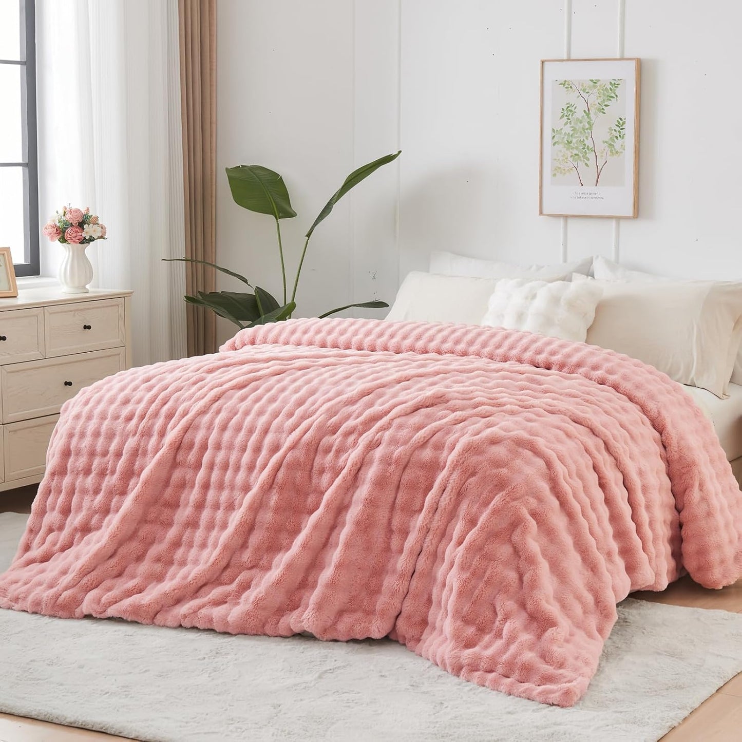 NEWCOSPLAY Faux Fur Queen Blanket Pink Bubble Blanket Thick Warm Soft for Couch Sofa Bed 550GSM (Pink, Queen(90"x90"))