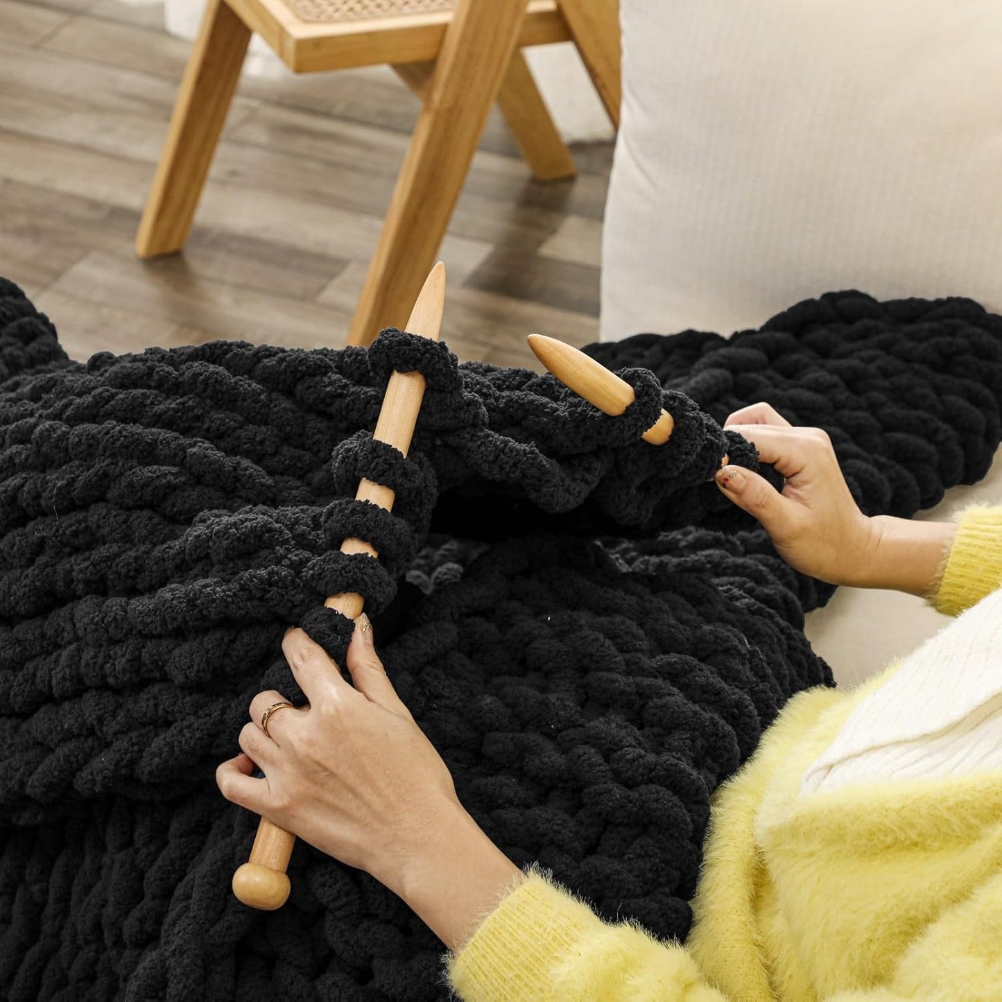 WESHIONGOO Chunky Knit Blanket Throw 40"*40" Knitted Throw Blankets for Couch Bed Fluffy Soft Blanket with Jumbo Chenille Yarn Thick 100% Handmade(Black)