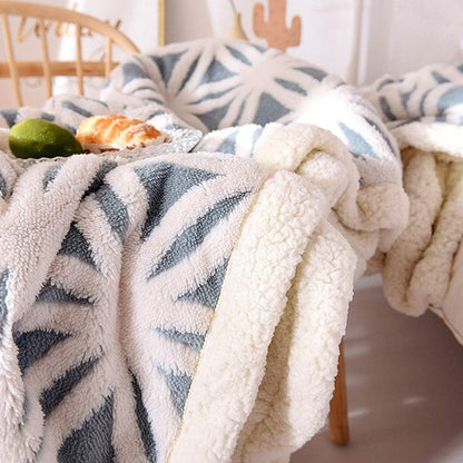 UKELER Navy Blue Flannel Sherpa Throw 60'' x 50'' New Blanket Ultra Plush Lightweight Throw Blanket Luxury Soft Warm Fuzzy Blanket Throws for Bed/Couch/Sofa/Office/Camping