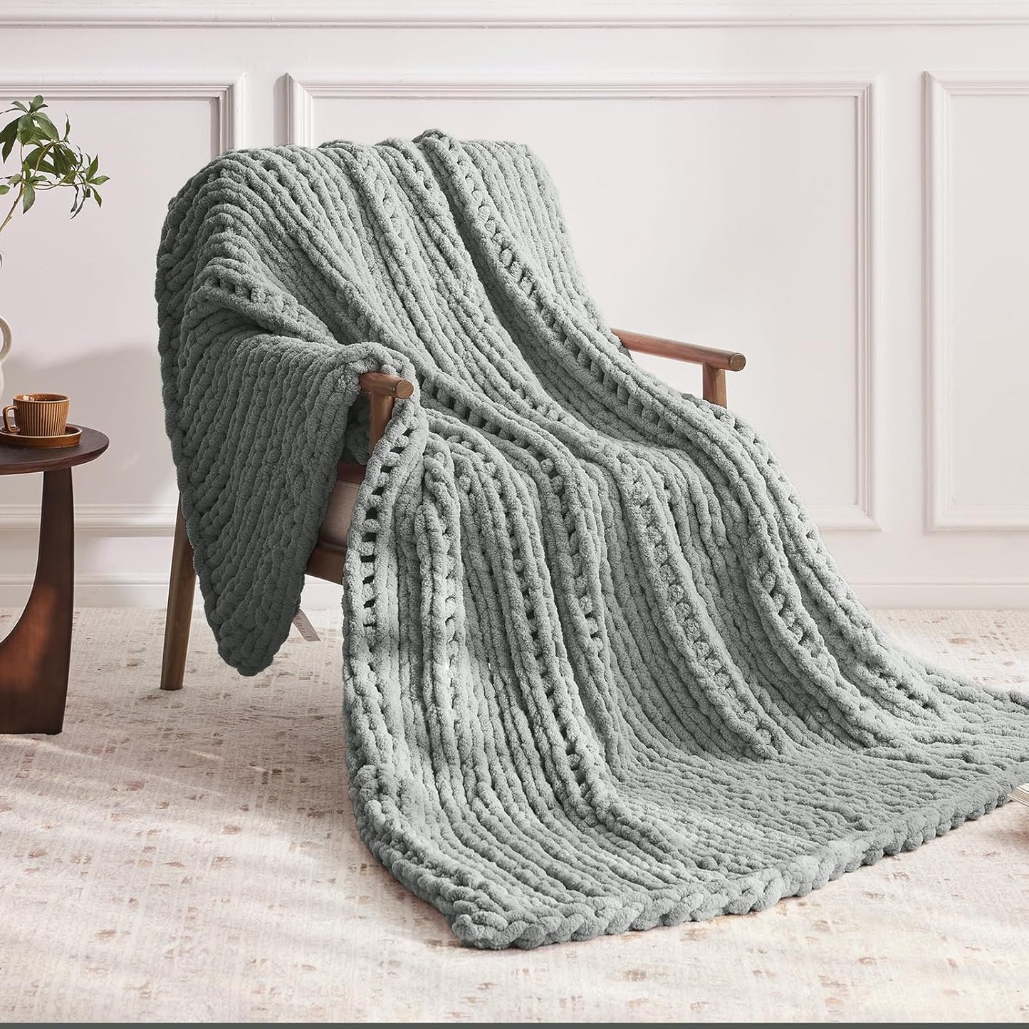 Chunky Knit Throw Blanket, 60''*80'' Knitted Throw Chenille Yarn for Bed Couch, Handmade Light Grey Crochet Big Thick Blanket, Machine Washable Cute Comfy Blanket for Home Decor