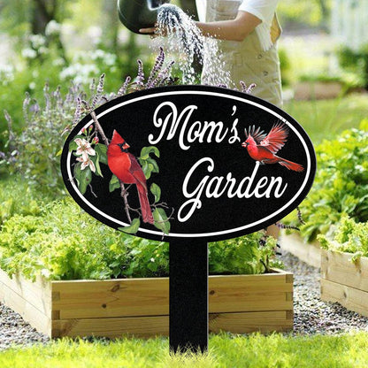 Personalized Name Garden Cardinal Metal Signs with Stake, Custom Family Name Yard Decor for Outdoor Outside, Cardinal Lawn Patio Stake Gardening Enthusiasts Grandmothers Gift