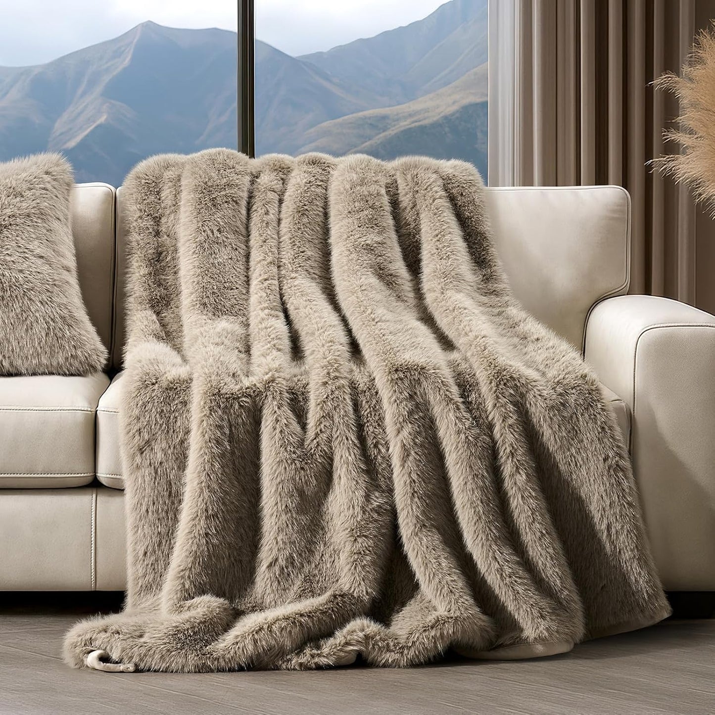 Luxury Faux Fur Throw Blanket, Soft Fluffy Faux Mink Blankets for Bed, Couch, Sofa, Thick Cozy Plush Warm Fur Throws with Reversible Velvet, Natural Mink, 60"x80"