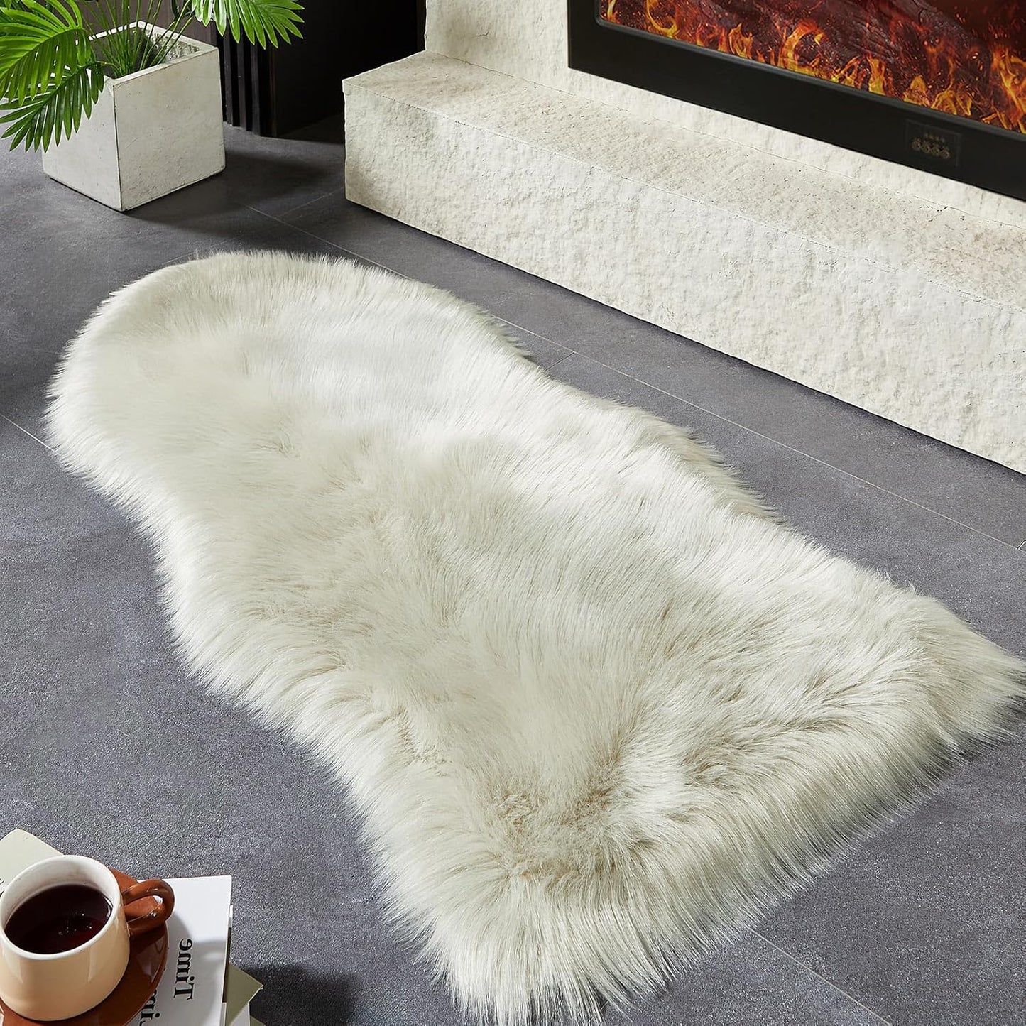 AMTOVO Faux Fur Rug, Light Grey Area Rug, Fluffy Sheepskin Rug, Fuzzy Ultra Soft 2 x 4 ft Shag Rugs for Bedroom Sofa Throw Cushion Room Decor, Sheepskin