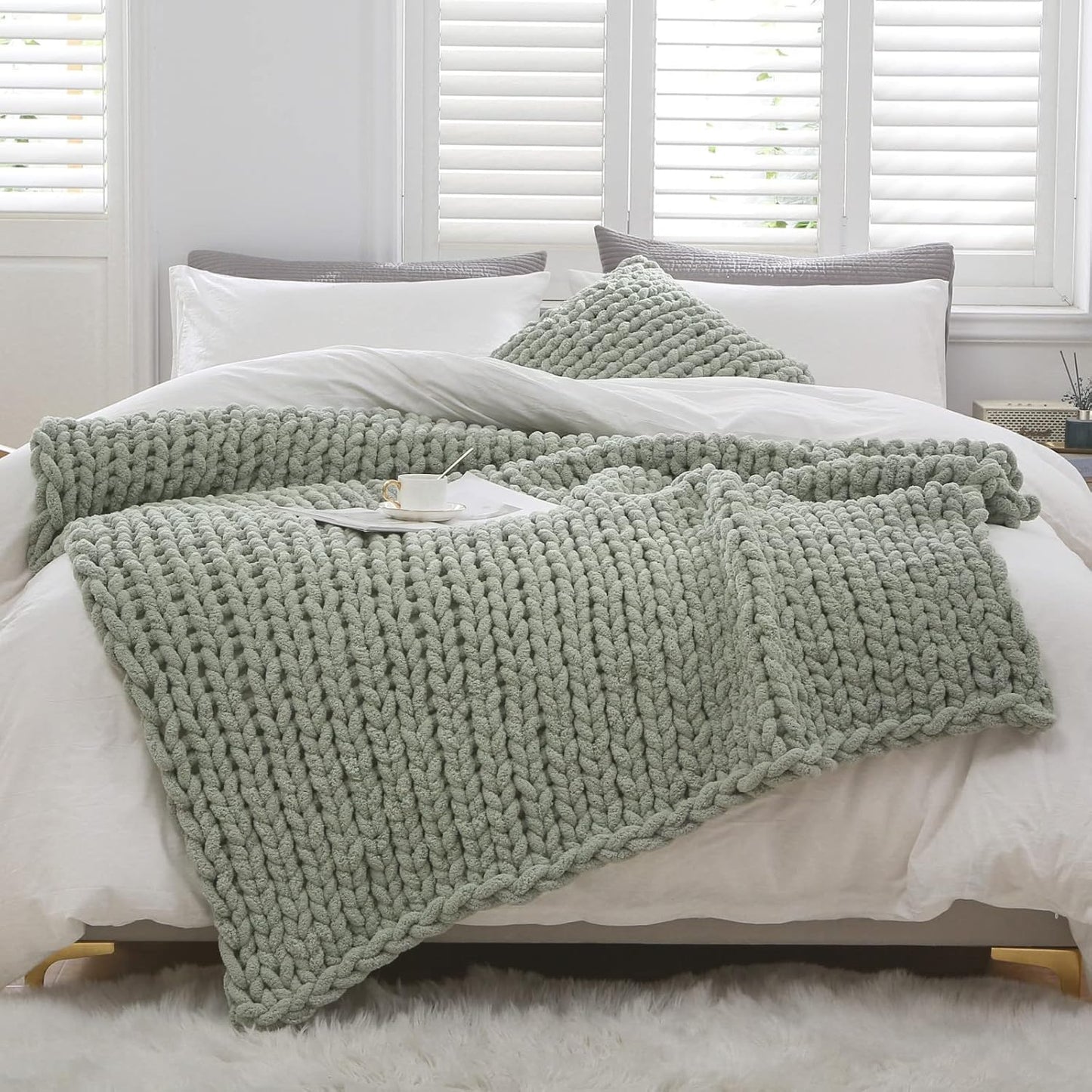WESHIONGOO Chunky Knit Blanket Throw 50"×60" Knitted Throw Blankets for Couch Bed Fluffy Soft Blanket with Jumbo Chenille Yarn Thick 100% Handmade (Sage Green)