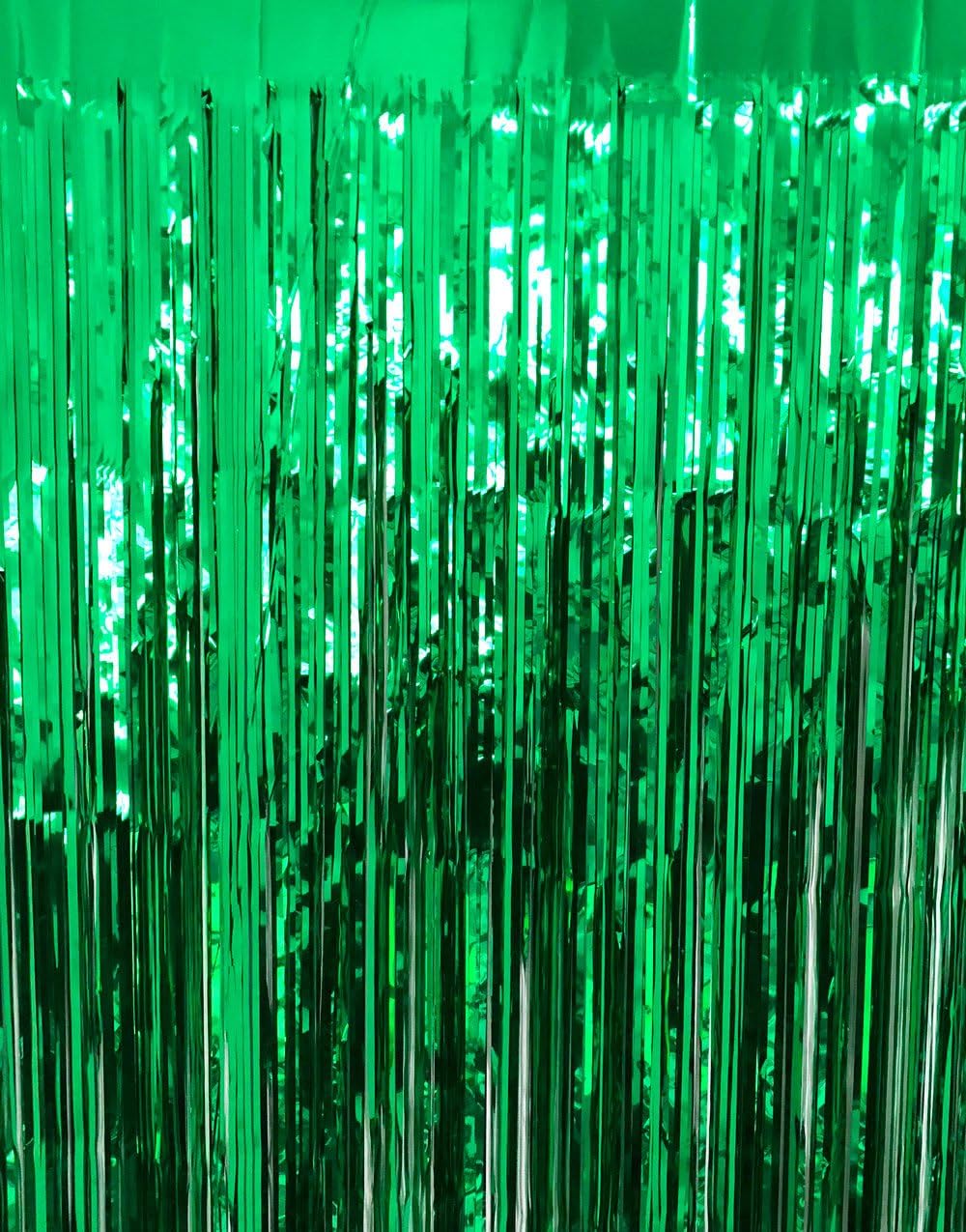 GOER 3.2 ft x 9.8 ft Metallic Tinsel Foil Fringe Curtains Party Photo Backdrop Party Streamers for St. Patrick's Day,Birthday,Graduation,New Year Eve Decorations Christmas Decor (Green,1 Pack)