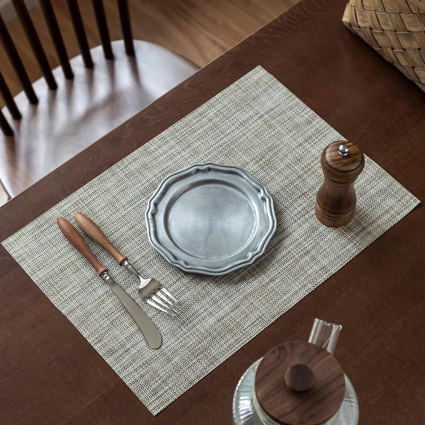 LEXMORE PlaceMats Set of 12 Vinyl/Plastic Woven Place Mats for Kitchen Table Indoor/Outdoor Washable PlaceMat Wipeable Dining Table Mats(Caramel)