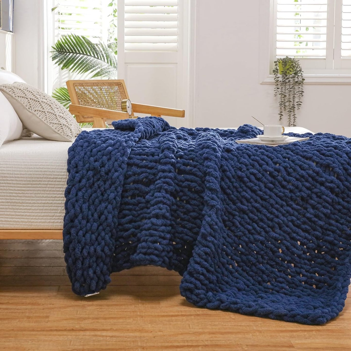 WESHIONGOO Chunky Knit Blanket Throw 50"×60" Knitted Throw Blankets for Couch Bed Fluffy Soft Blanket with Jumbo Chenille Yarn Thick 100% Handmade (Navy Blue)