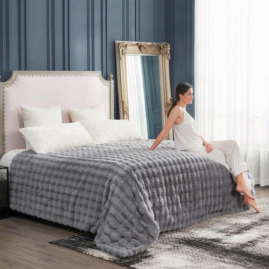 Cozy Bliss Faux Fur Throw Blanket for Couch, Fuzzy Soft Plush Thick Bubble Blanket for Sofa Bedroom Living Room, 108 * 90 Inches Light Grey