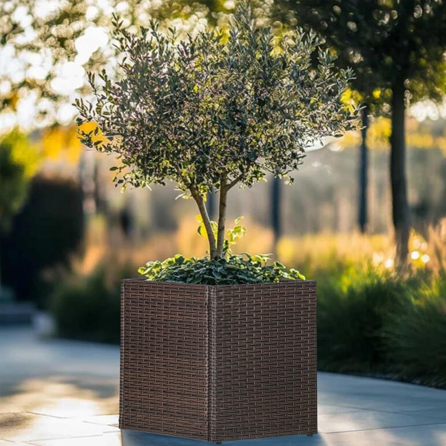 LEWIS&WAYNE Large Square Planter Box Handmade Wicker Tall Planters for Outdoor Plants with Removable Liners Modern Planter for Indoor Outdoor Garden Patio Front Porch - Brown, 17''x17''x18''