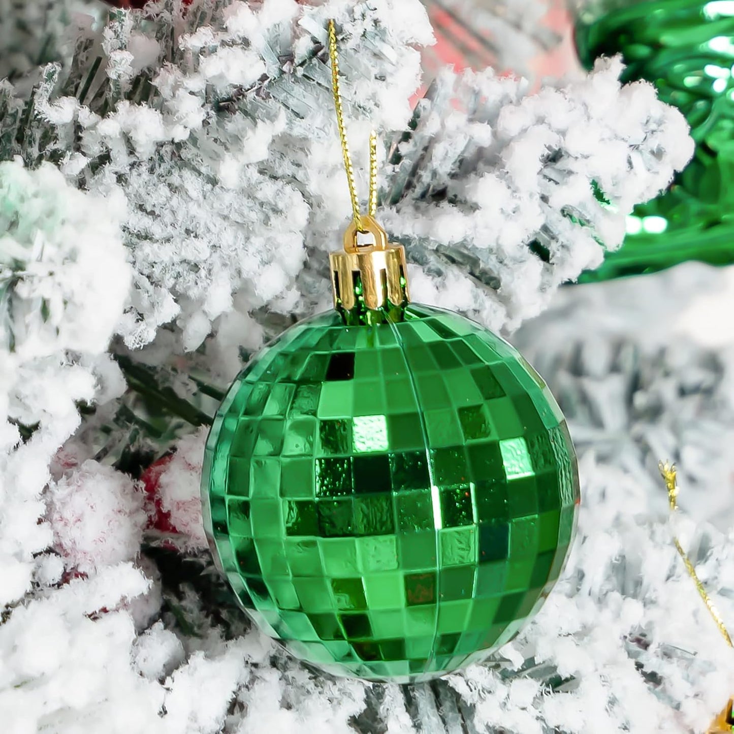 116Pcs Green and Red Christmas Ball Ornaments, Shatterproof Christmas Hanging Decoration Set with Gift Box, Assorted Decorative Baubles Set for Xmas Tree/Home/Wedding/Party/Holiday (Red & Green)