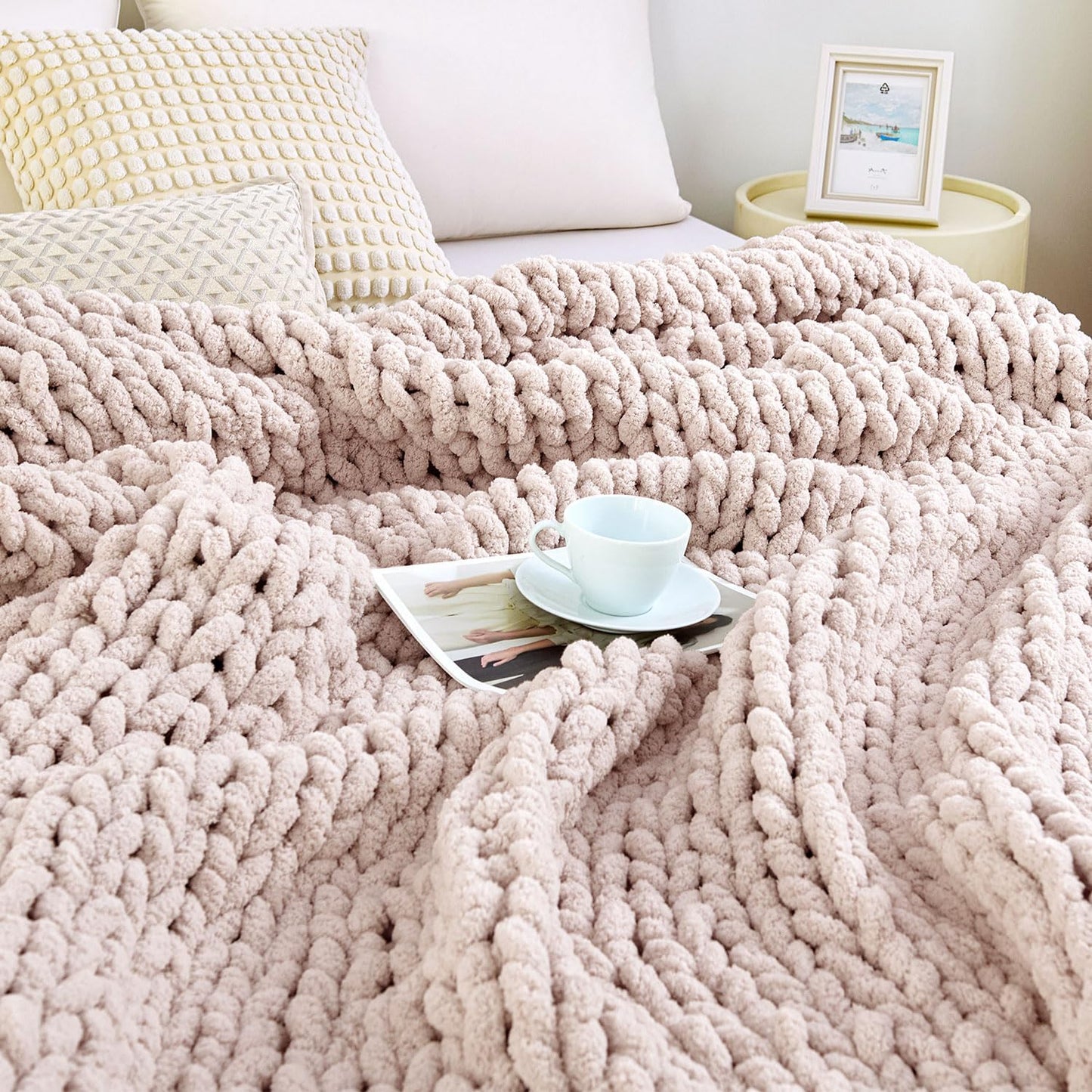 Admitrack Chunky Knit Blanket Throw, 100% Hand Knit Chenille Throw Blanket for Sofa & Home Decor, Soft and Cozy Knitted Throw Blankets (Pink，51"x63")