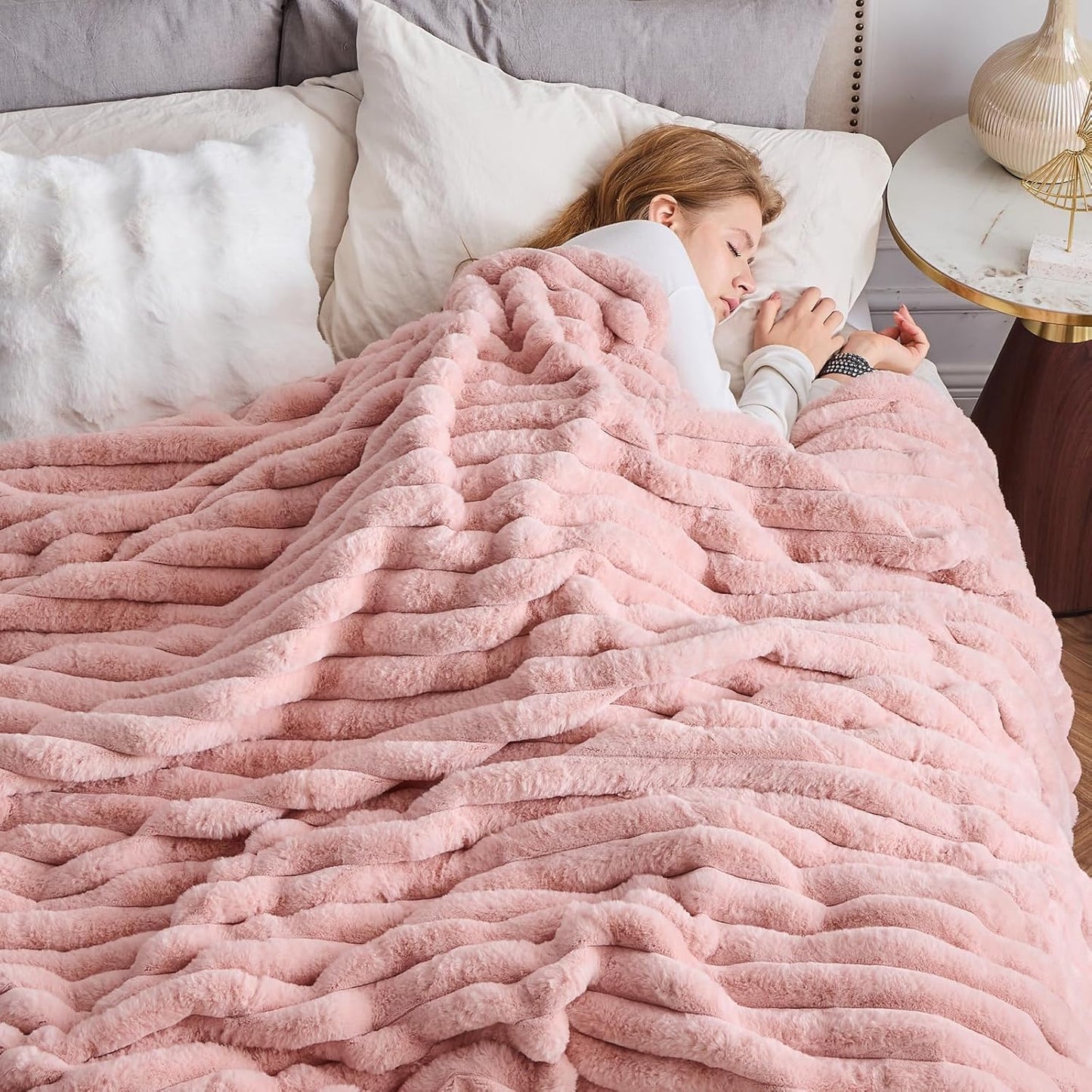 NEWCOSPLAY Faux Fur Throw Blanket Pink 3D Ribbed Plush Thick Warm Blanket for Couch Sofa Bed 850GSM (Pink Ribbed, Throw(50"x60"))