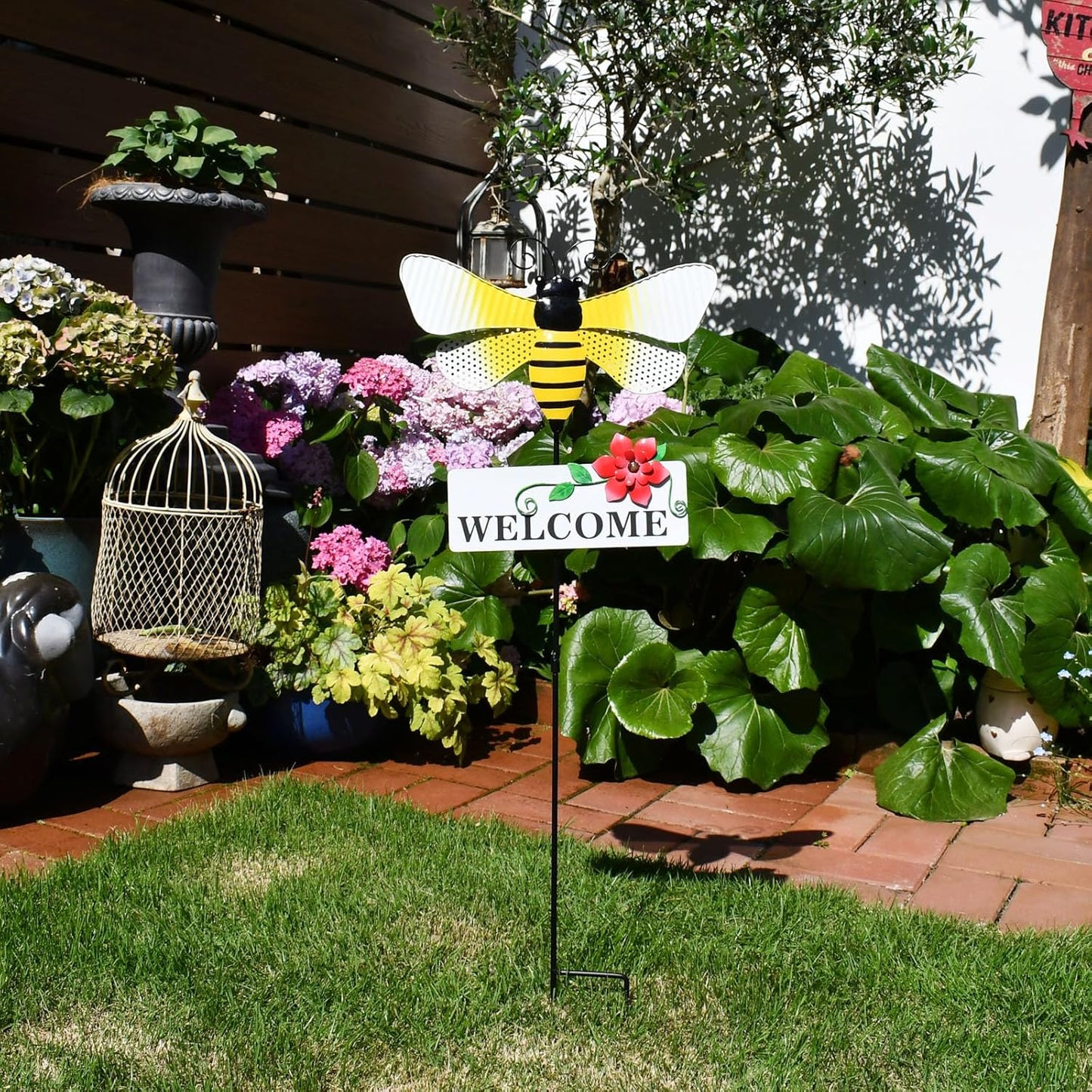 Veclotch 30"" H Metal Bee Garden Stake,Rustic Bee Decorative Yard Stakes Metal Yard Art Ornaments Welcome Sign Outdoor Spring Garden Decor for Patio Lawn Porch Pathway Decor