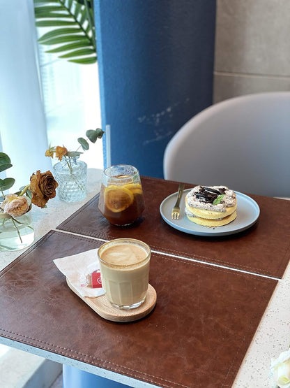 Waterproof PU Placemats, Faux Leather Dining Table Mat, Set of 4, Easy to Wipe Off Scrub Vinyl Mat, Heat & Stain Resistant for Office Conference Table, Home Decor