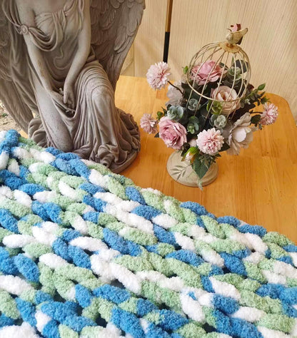 DDL&HEXI Chunky Chenille Blanket 100% Hand Knit with Jumbo Chenille Yarn (50"x60") Super Soft Large Throw Bed Blanket for Couch, Sofa, Home Decor - Machine Washable (01)