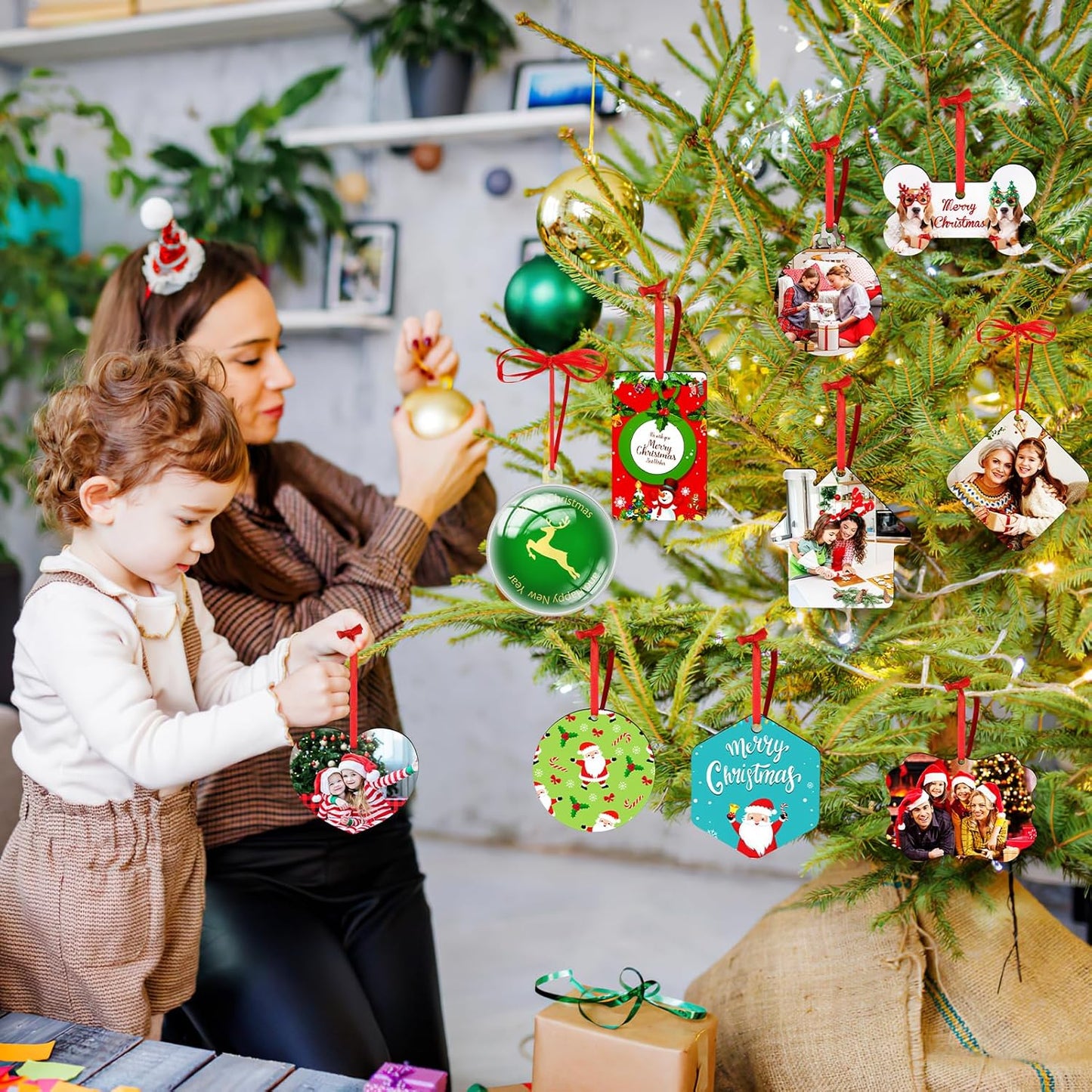 Personalized Christmas Ornaments 2025 Wood Custom Picture Text Hanging Ornament Customized Christmas Tree Decorations Keepsake Gift for Family Couples Xmas Tree Home Decor